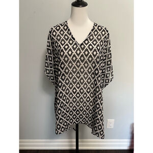 Women's Old Navy Cover-Up Size M Black and White